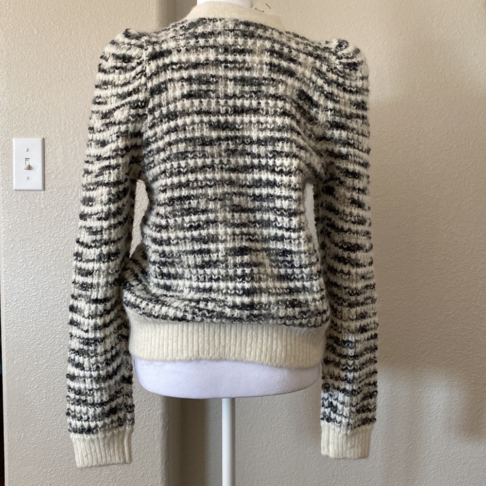 Express cardigan with pouf shoulder - Picture 5 of 6